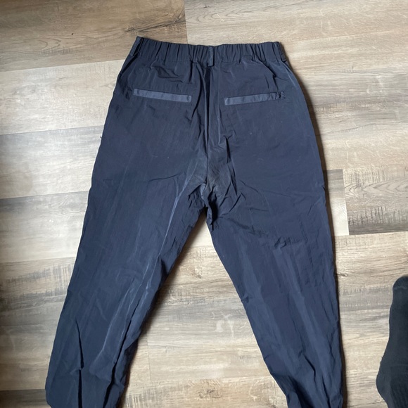 Filling Pieces joggers (size M) - Picture 14 of 16